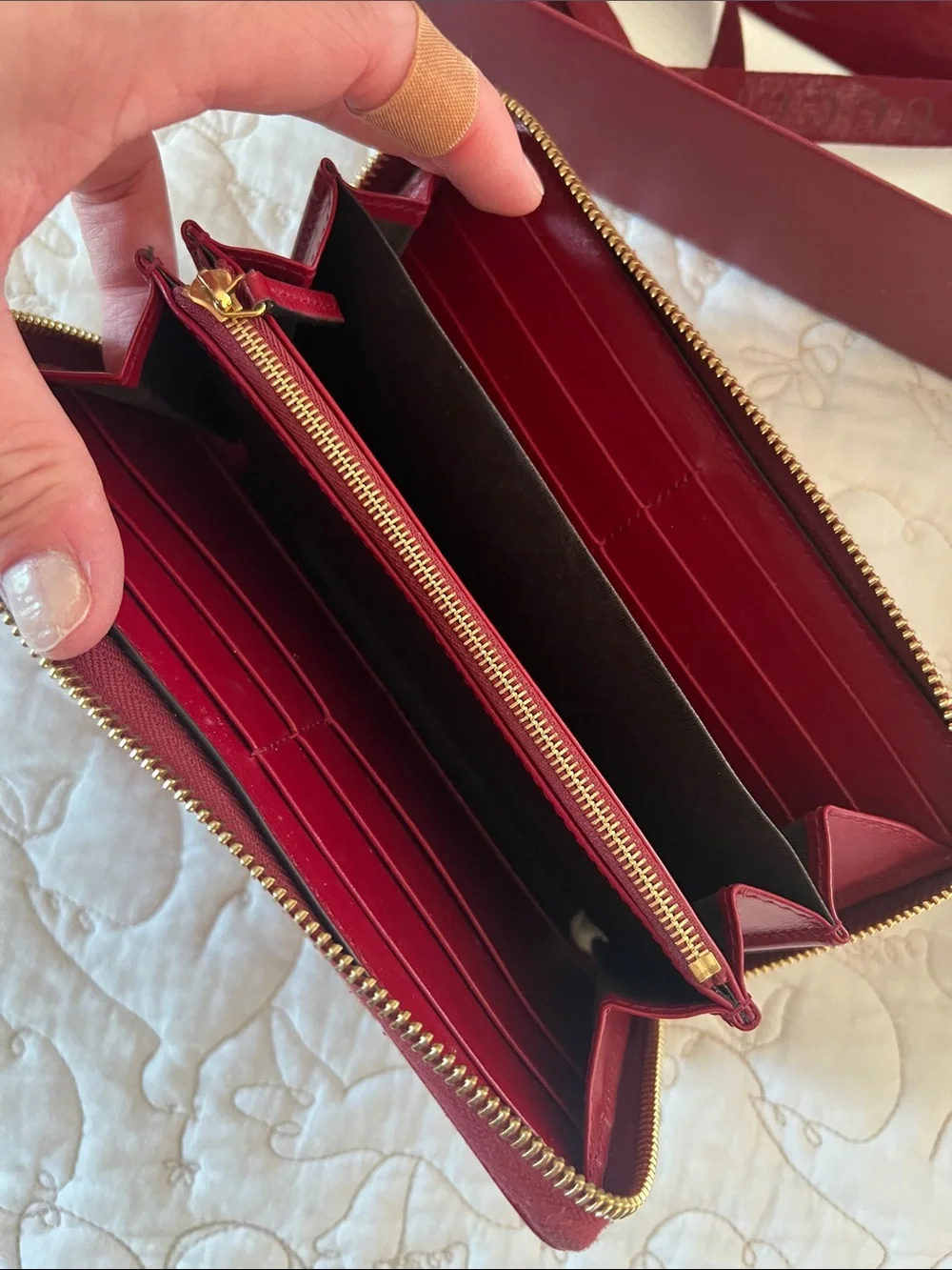 Gucci Red Leather Zip-Around Wallet with Gold Horsebit Accent - Picture 3 of 7